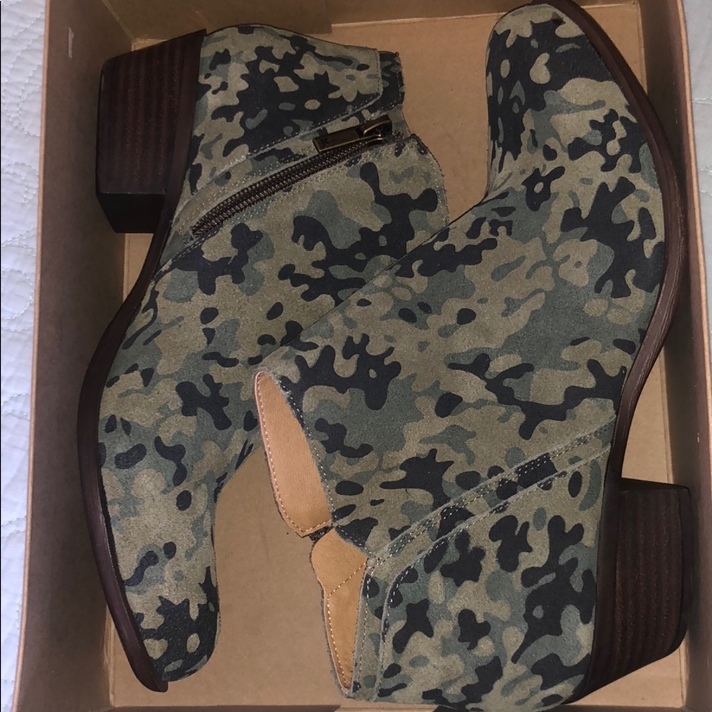 Lucky Brand Basel booties